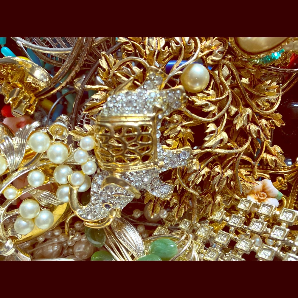 Vintage to now costume jewelry 20 pieces